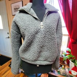 Hollister small women fleece cropped half zipper top /sweater